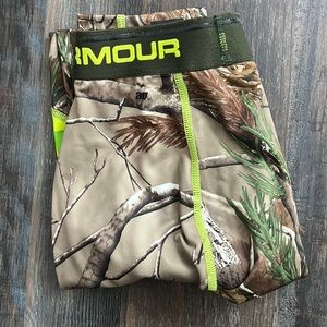 Under Armour Camoflauge compression scent control heat gear leggings